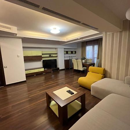 Large 2 Bedroom Apartment Soseaua Nordului Букурещ Екстериор снимка