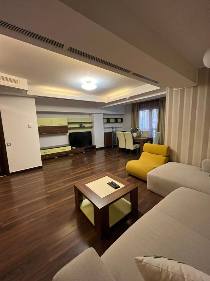 Large 2 Bedroom Apartment Soseaua Nordului Букурещ Екстериор снимка