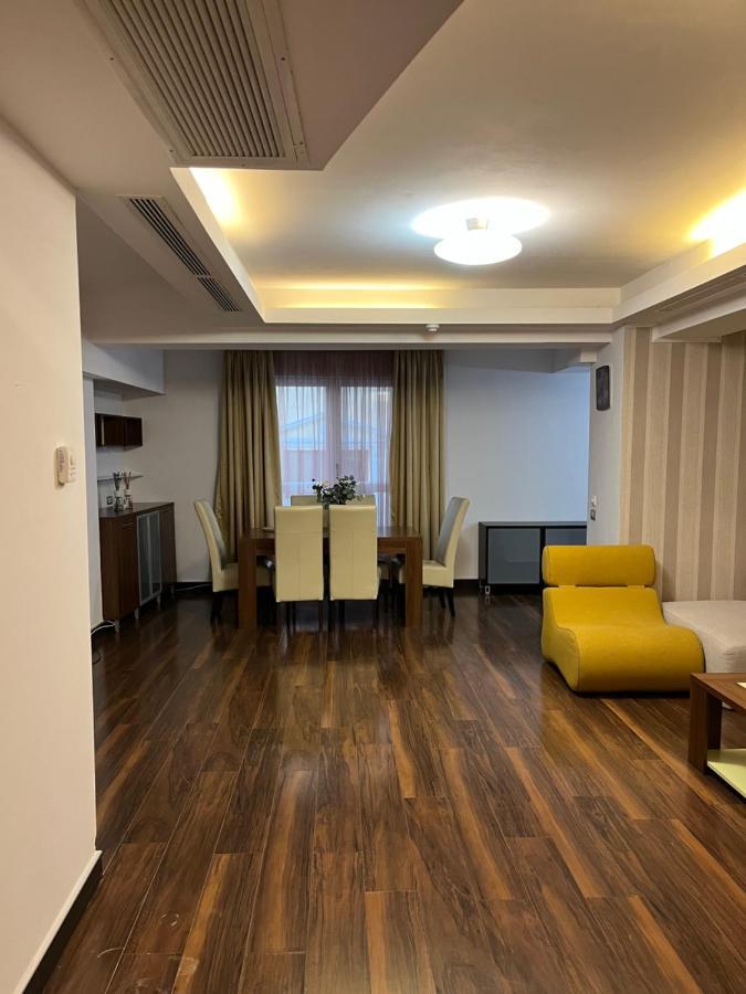 Large 2 Bedroom Apartment Soseaua Nordului Букурещ Екстериор снимка